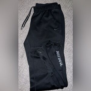 Nike Mid-Rise Therma-Fit Tapered Joggers